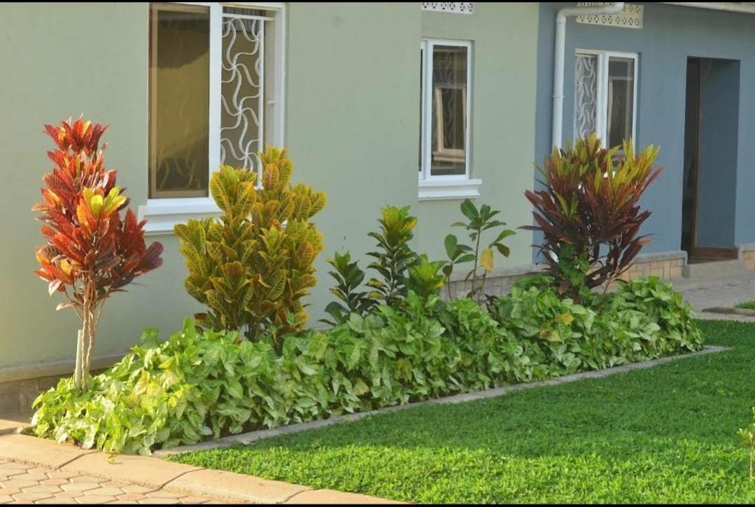 Migingo Suites Entebbe Zewnętrze zdjęcie