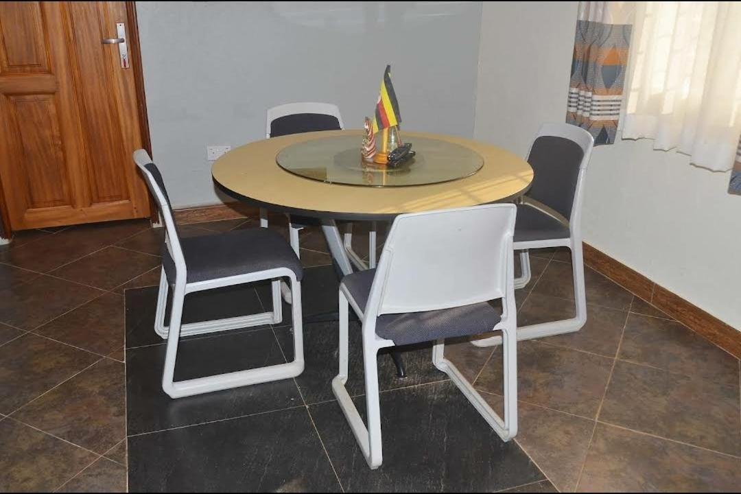 Migingo Suites Entebbe Zewnętrze zdjęcie