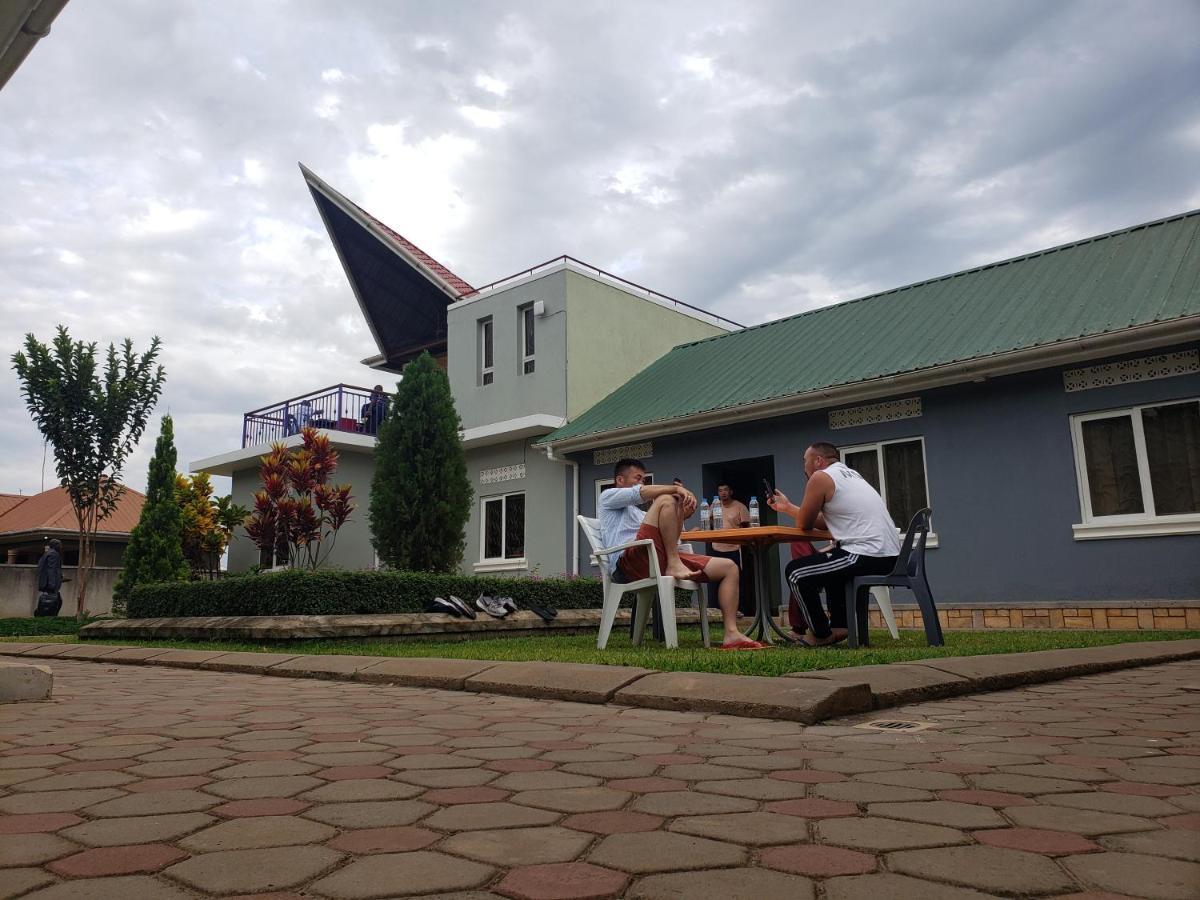Migingo Suites Entebbe Zewnętrze zdjęcie