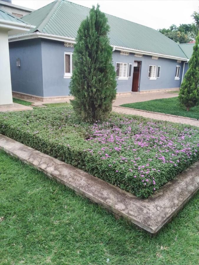 Migingo Suites Entebbe Zewnętrze zdjęcie
