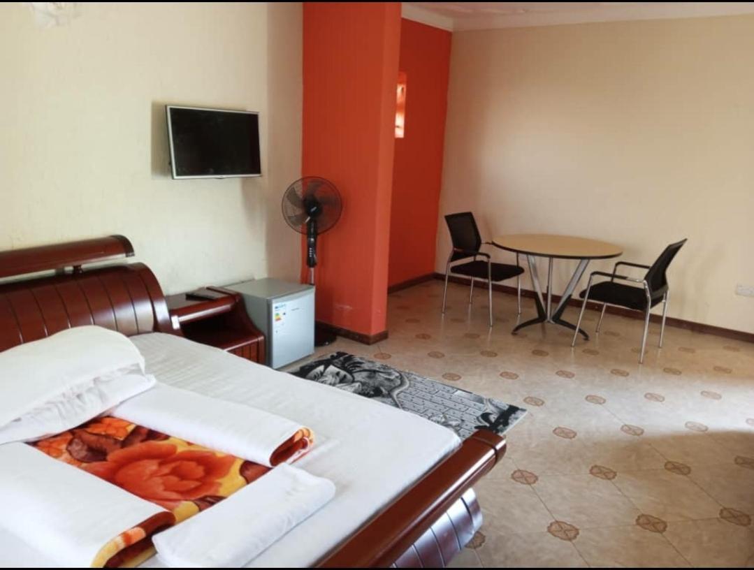 Migingo Suites Entebbe Zewnętrze zdjęcie